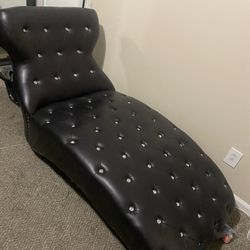 Black Lounge Chair