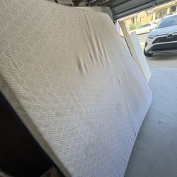 King Mattress / Colchon