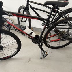 Schwinn Men Circuit 700c Hybrid Bike 