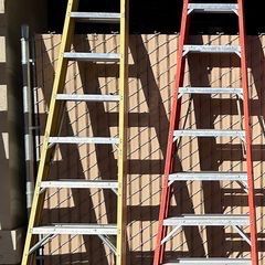 WERNER Stepladder (NXT1A10) 10 ft. Alum Step Ladder Type IA 300 lb. capacity (used)