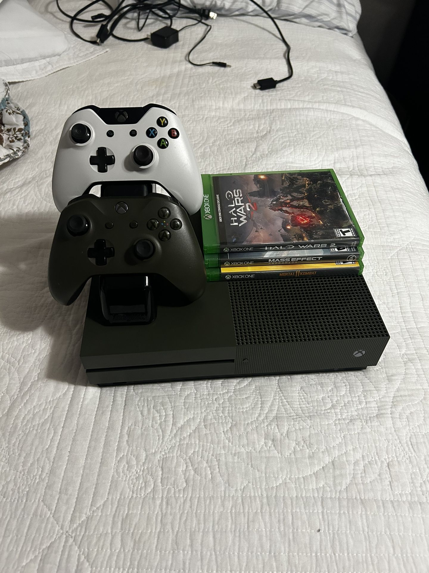 Xbox1 s with accessories