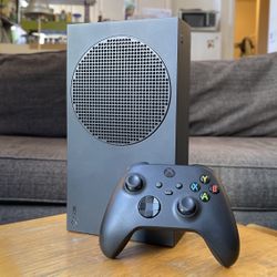 Xbox One S Bundle Like New 