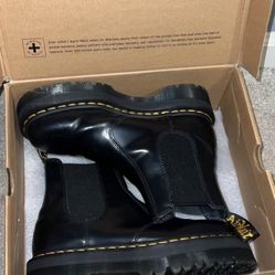 Dr martens 2976 quad smooth leather  platform chelsea boots