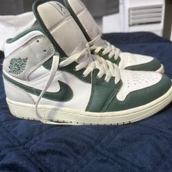 Jordan 1 Mid