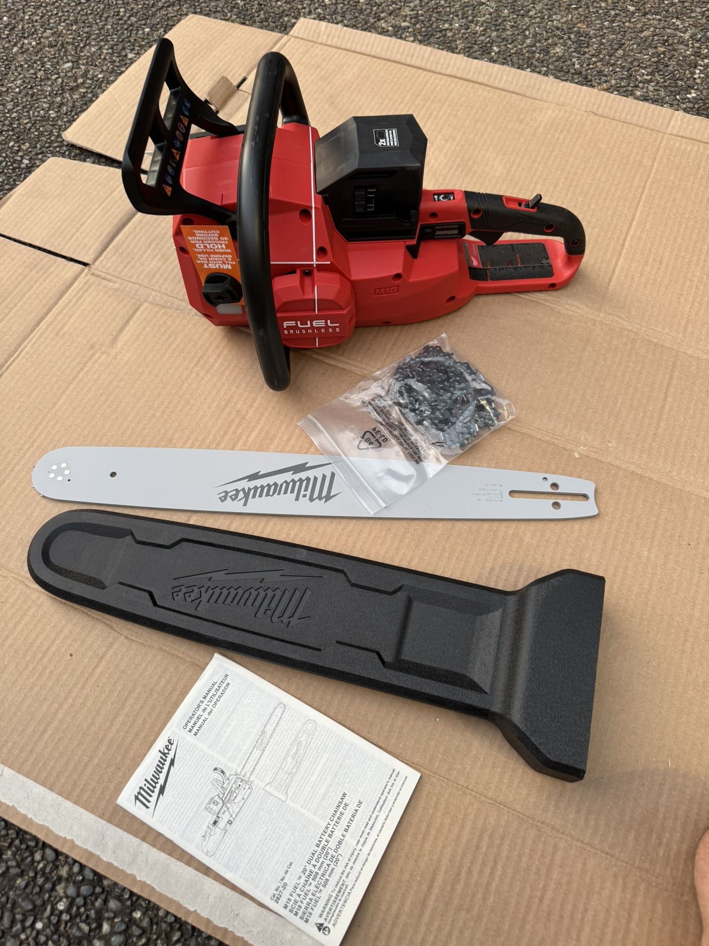 Milwaukee M18 FUEL 18V Brushless Cordless 20 in. Dual Battery Chainsaw