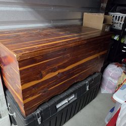 Cedar wood chest Large