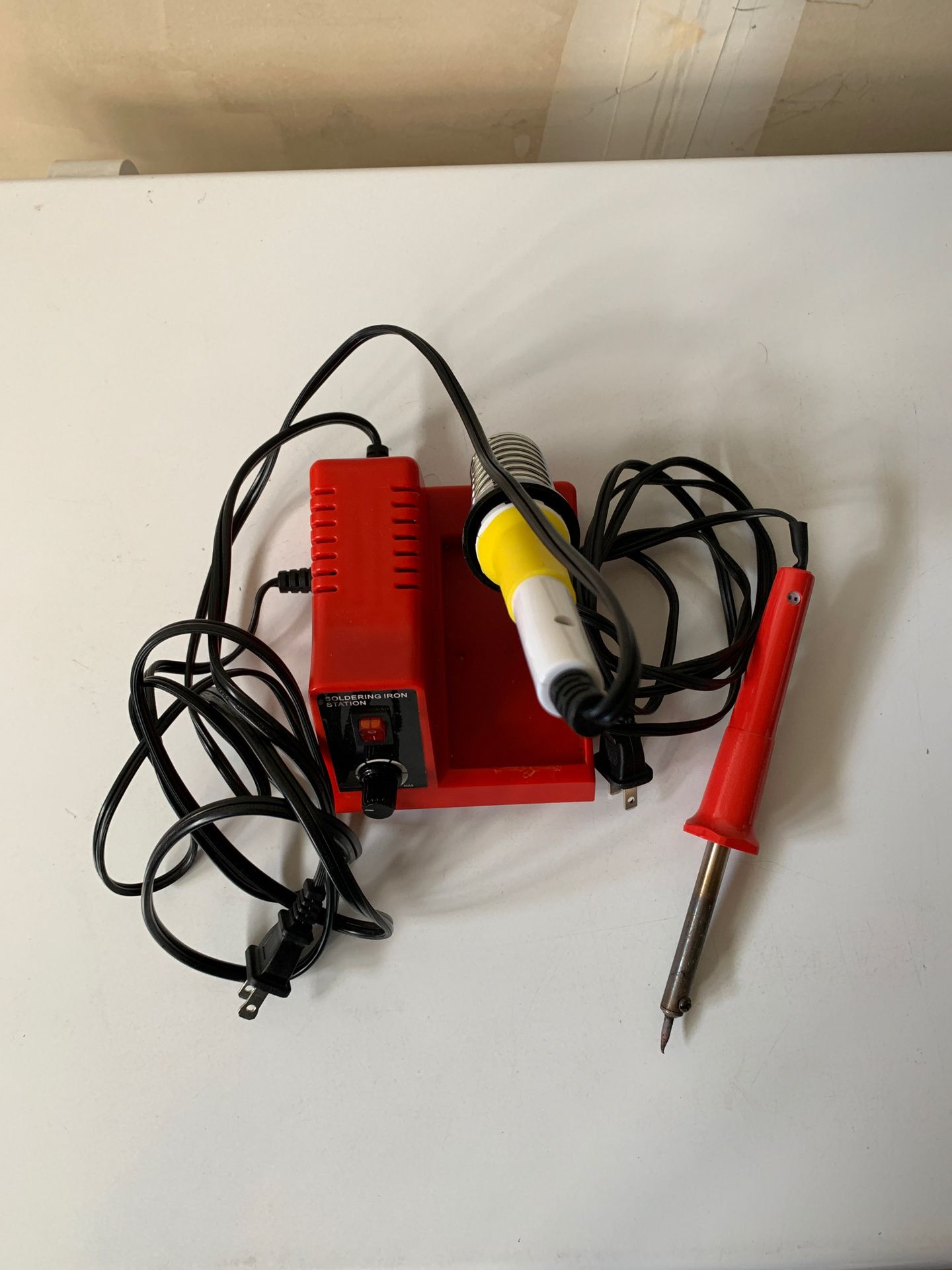 Soldering Iron Station and 2 Heat soider/ Used/ Working