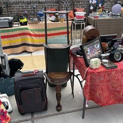 Fabulous African Stand !!!!!