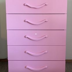 DRESSER / CHEST OF DRAWERS!