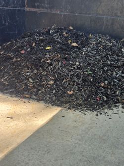 Free black mulch