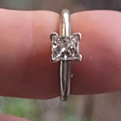 10k White Gold ..75 Diamond Princess Natural I-J Color Clearty Si-I1 Size 4.75