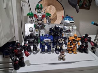 Vintage collectible Robots.  Good Condition. 
- Big Vintage Mastermind Mr. Robot
- Robot leader by SON-Ai
- 2   Red and black Hap-pi-kid Robot/ 1 blac