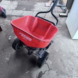 Echo RB-60 spreader