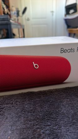 Beats pill red