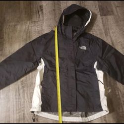 The North Face Jacket women's. Size S/P. Made in Vietnam. Very good condition.