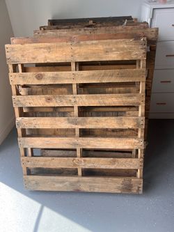 Lot of Used Wooden Pallets