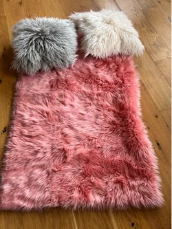 Fuzzy throw & pillows
