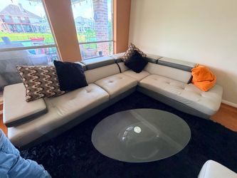 Modern White  Sectional Sofa ottoman coffee table and rug