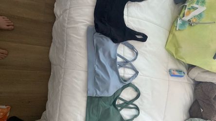 Lululemon sports bras XS