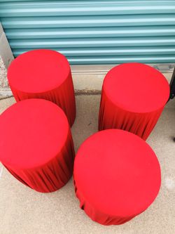 4 red stools !! Excellent condition beautiful
