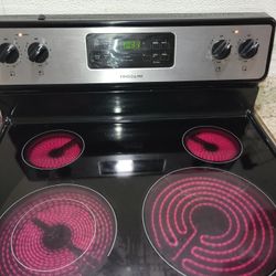 Frigidaire Stove 