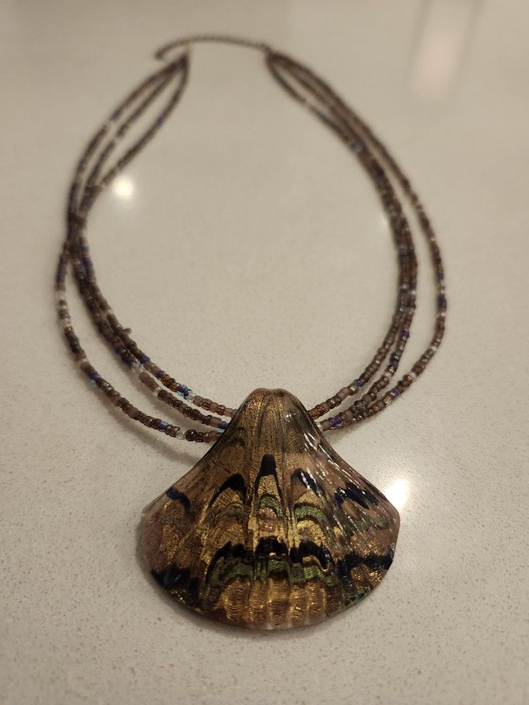 Vintage Glass Shell Pendant Necklace