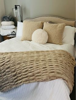 Headboard (Queen)