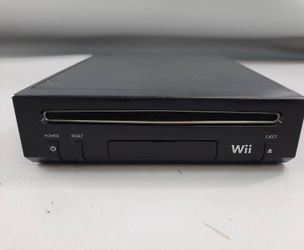 Wii, With GameCube Ports, Generic GameCube Controller, 2 Wii Motes, 5 Nunchucks.