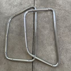 Center Molding Chrome 