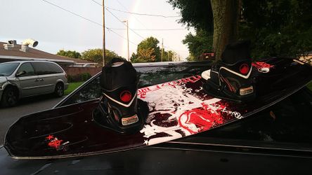 Wake Board - Liquid Force Phenom 139 with Invader Bindings