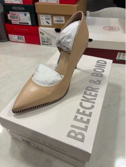 Bleecker and bond Raquel nude heel size 8.5