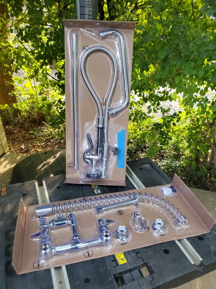 HEAVY DUTY COMMERCIAL FAUCET with PRE RINCE SPRAYER