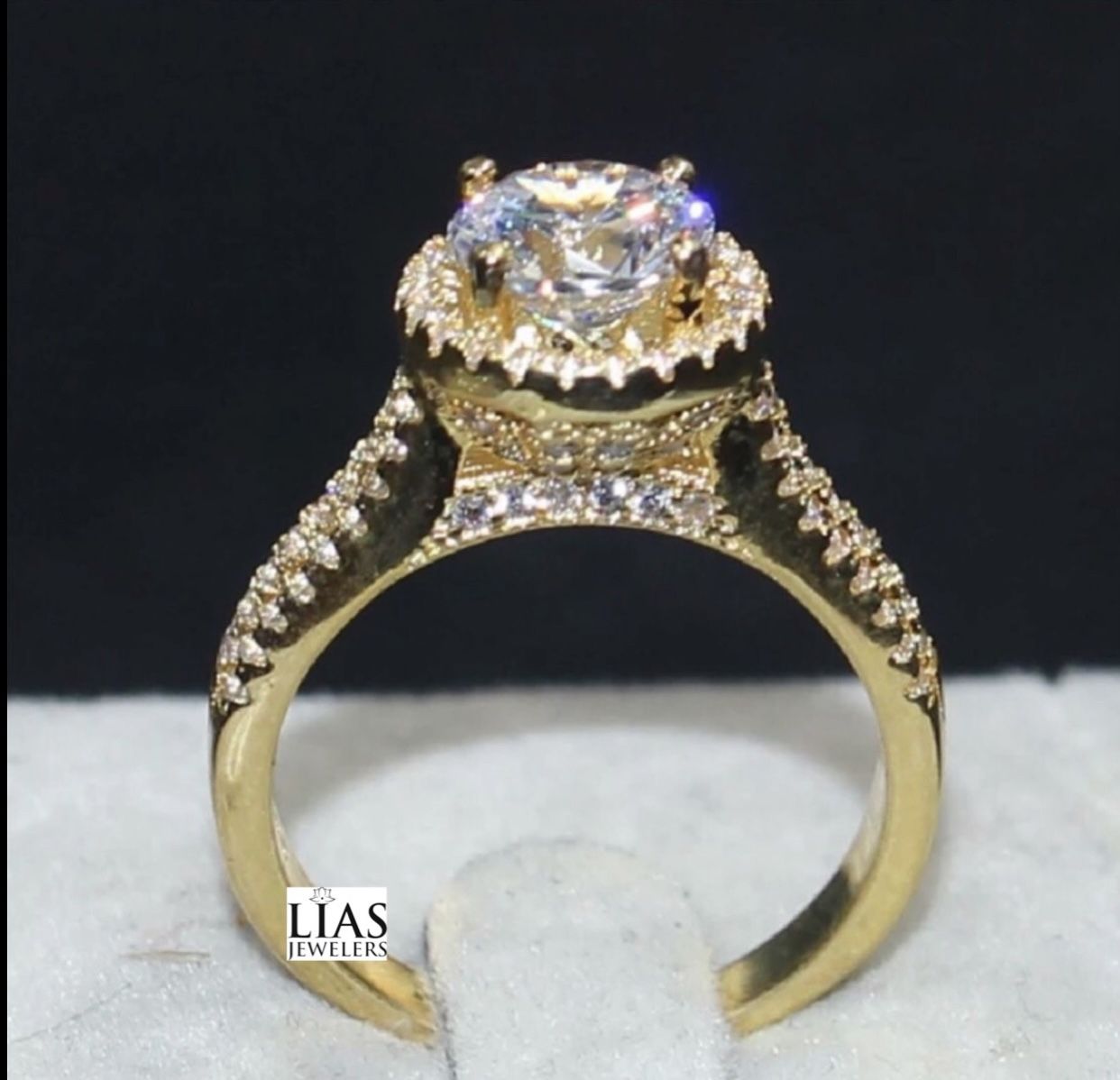 New 18k Yellow Gold Engagement Ring 