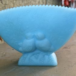 Fenton Glass kissing Birds