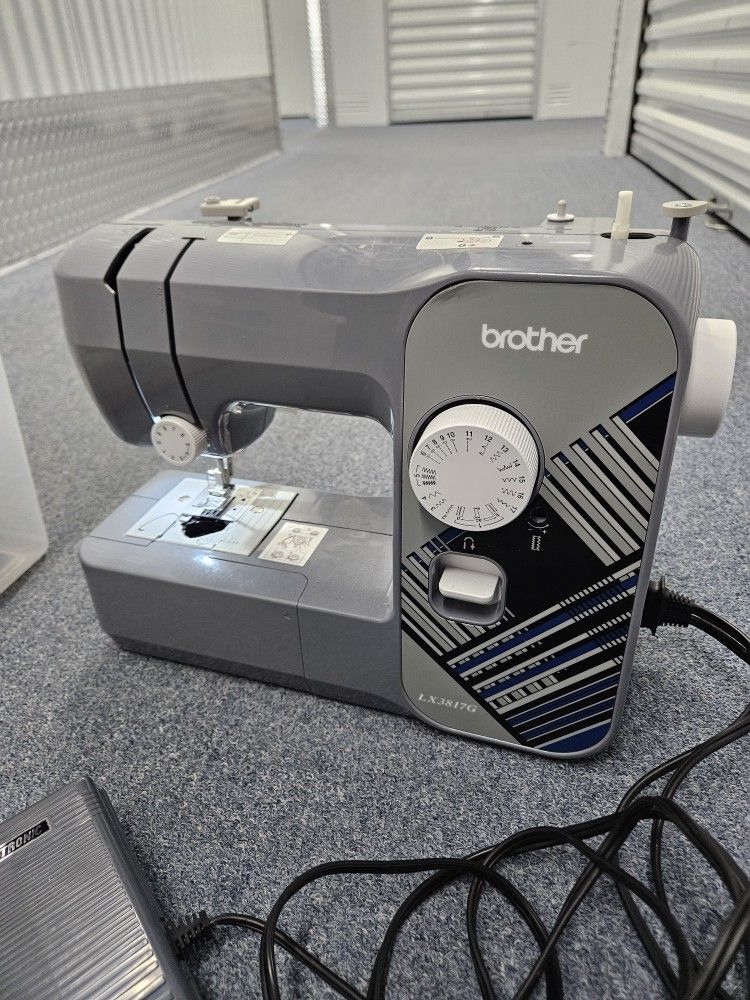 BROTHER LX3817G 17-STITCH SEWING MACHINE GRAY ESSENTIAL MODEL IN BOX