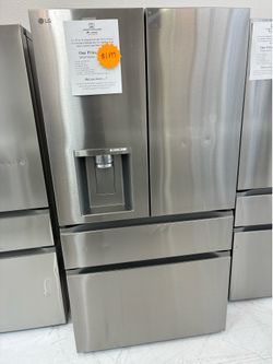 LIMITED TIME SUMMER DEAL 😎🔥 SAVE $2800 OFF MSRP 📉 on a Standard Depth Max 4 Door French Door Refrigerator