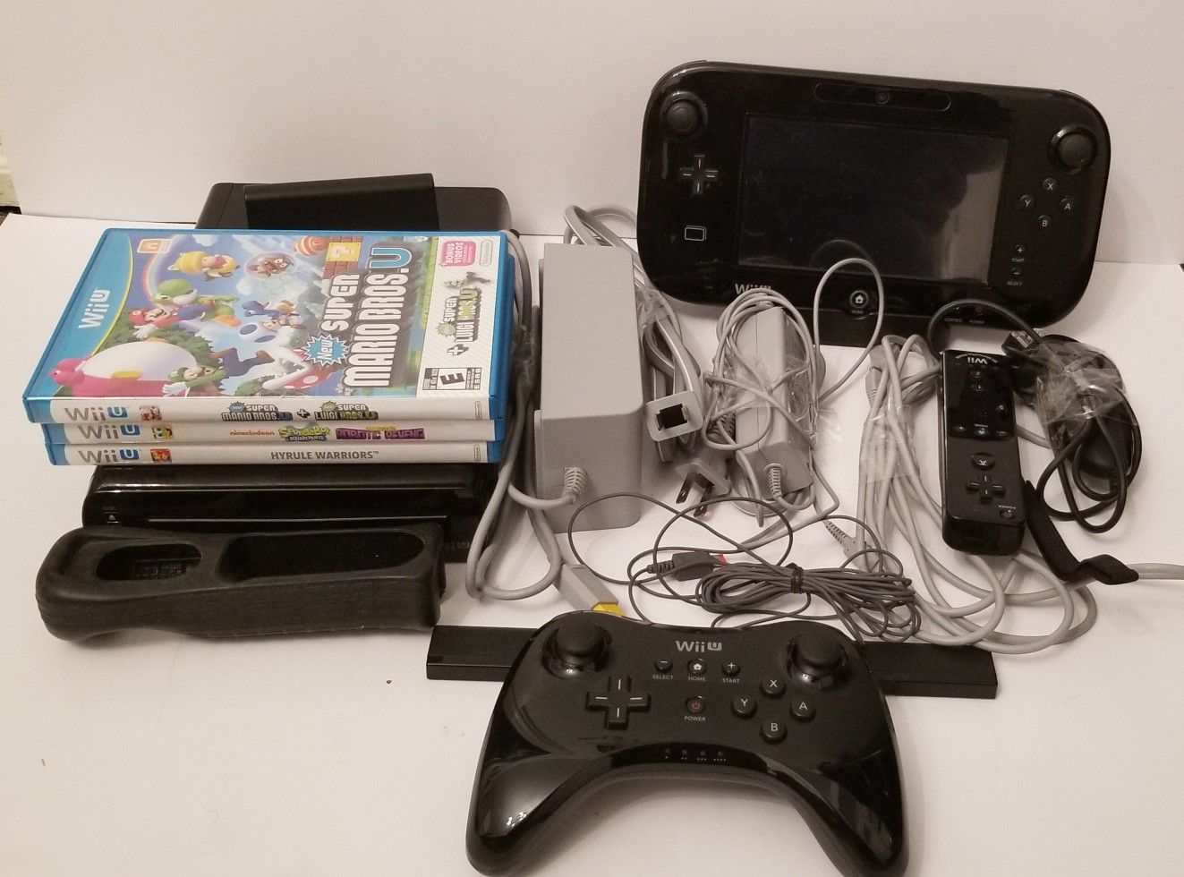 Nintendo Wii U Deluxe 32GB Black System Console Bundle ALL WORKS