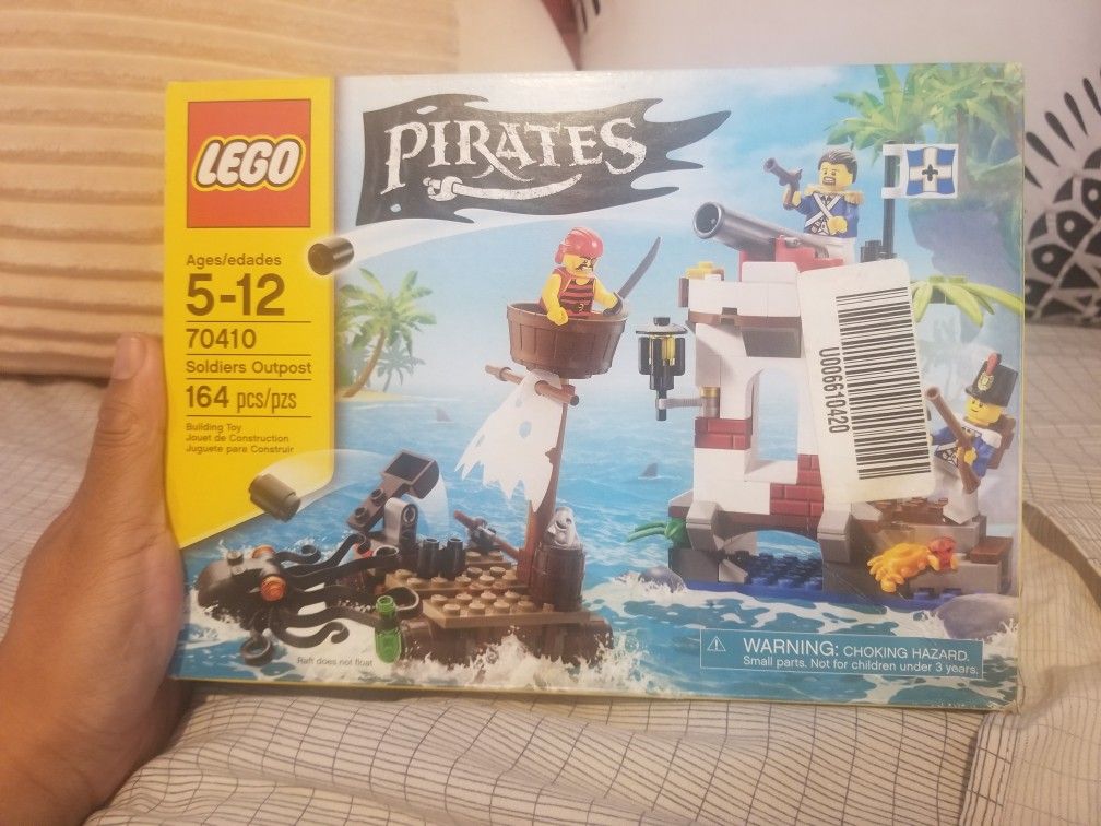 Lego Pirates Soldiers Outpost #70410 Brand New