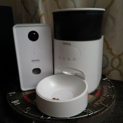 Food And Dog Treat Dispenser 