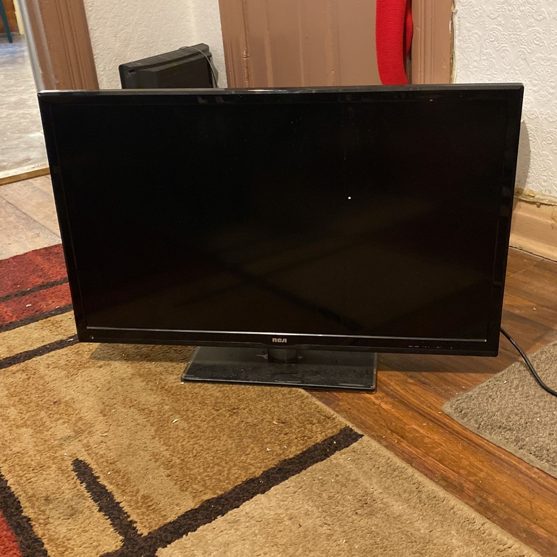 32 Inch RCA TV