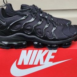 Nike Air Vapormax Plus Triple Black 