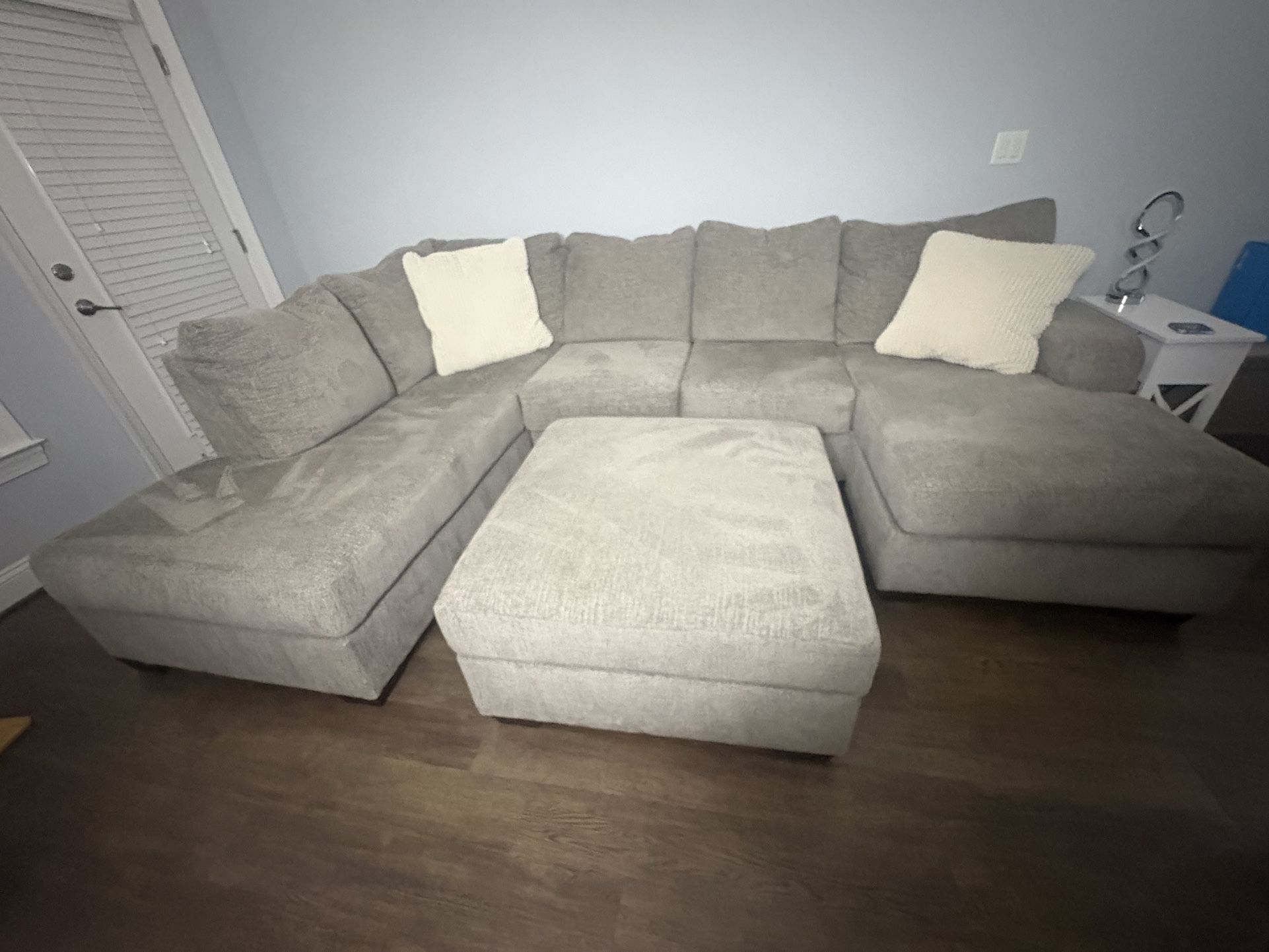 Sofa w/Ottoman