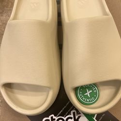 YeeZy Slide Adidas 