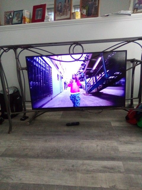40" Hisense Ruko Smart Tv