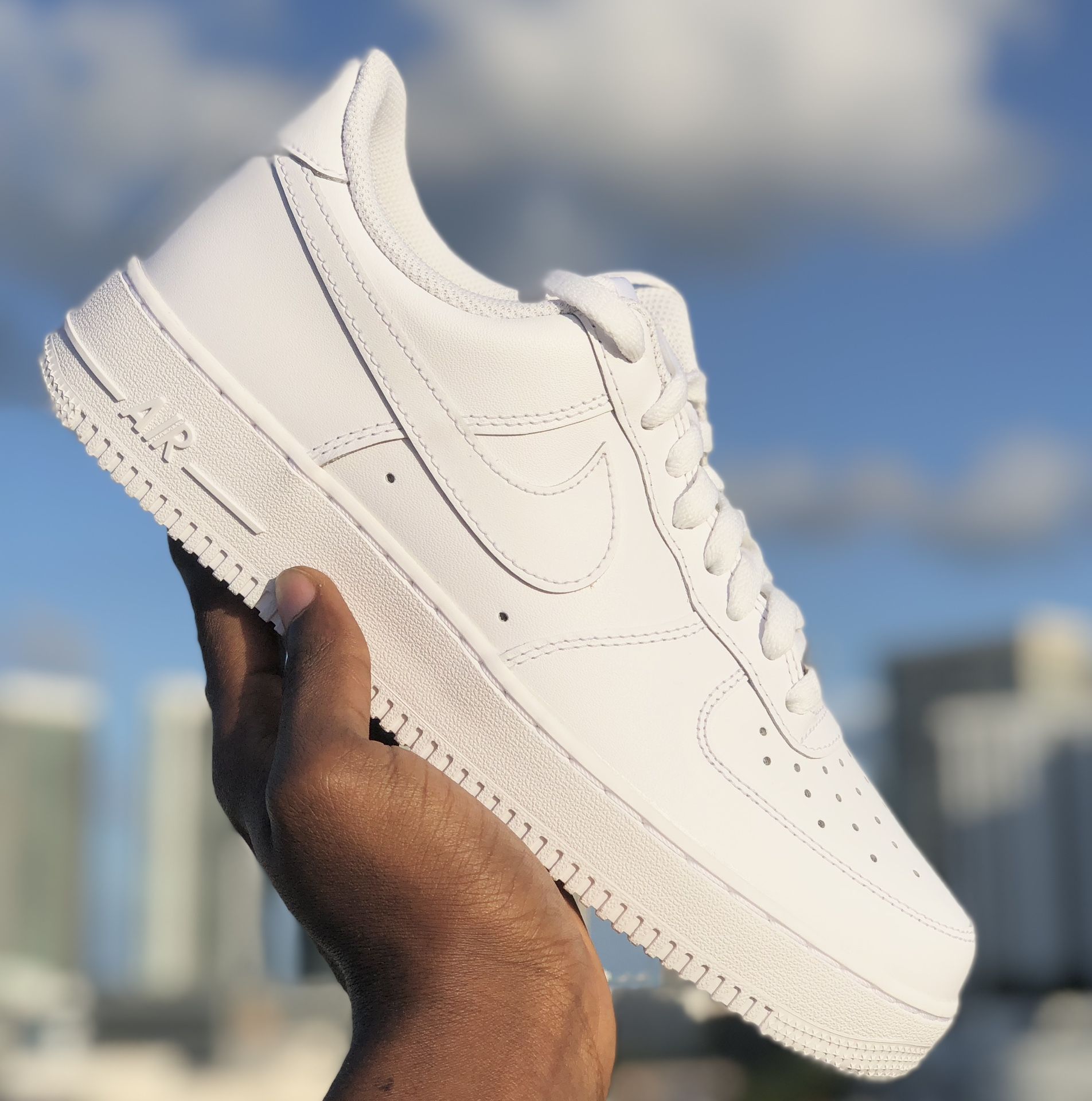 White Air forces 1 Lowtop🔥size: 7.5, 8, 8.5, 9, 9.5, 10, 10.5, 11,11.5, 12, 12.5, 13