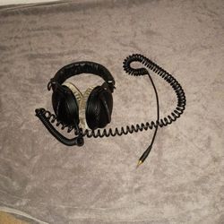 DT 990 PRO 250 OHMS Studio Headphones