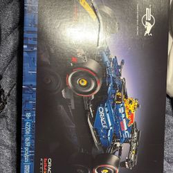 Oracle Red Bull Racing LEGO Set