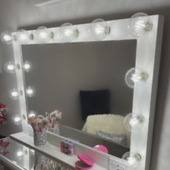 Hollywood Vanity Mirror