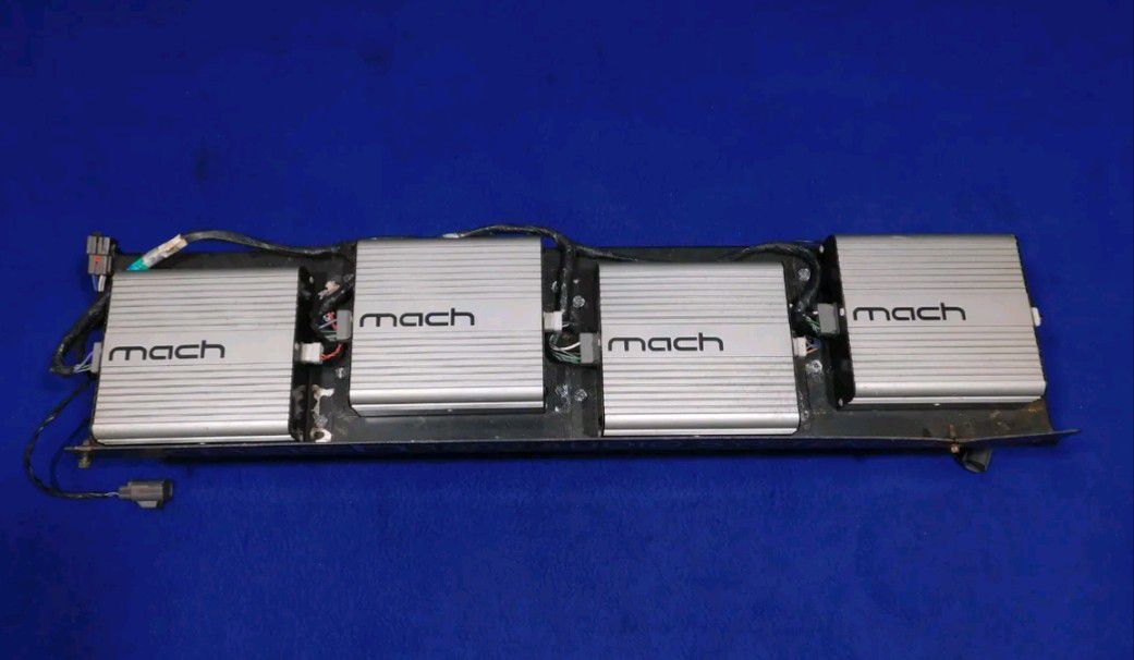2003 Ford Mustang GT Mach 1000 Watt Amplifier 10 Inch Subwoofers