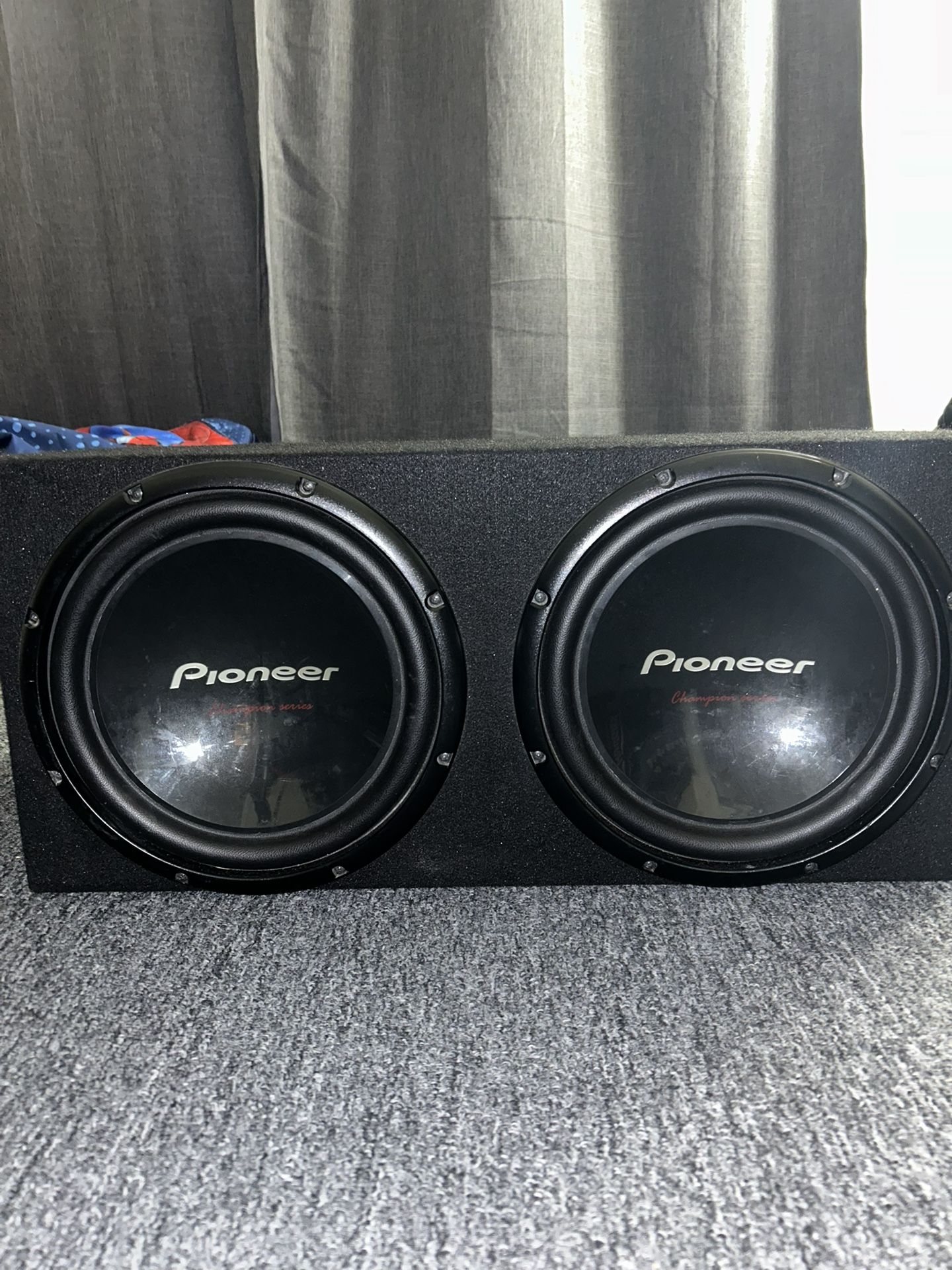2 Pioneer Dual Subwoofer With Amplifier